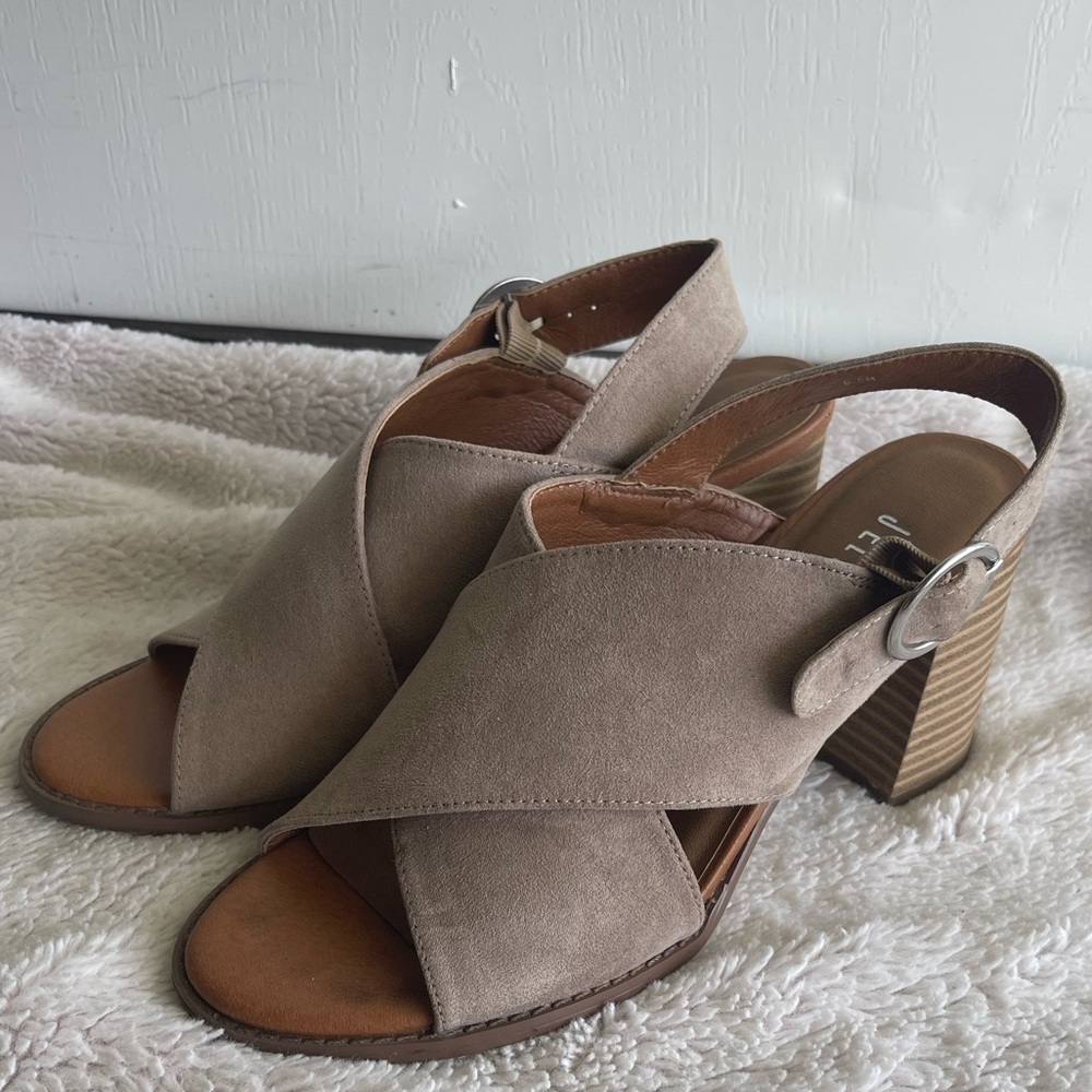 Jellypop Agatha faux suede chunk heel sandals